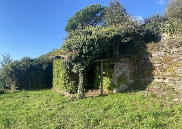 Kleines Haus zum Renovieren mit Seeblick